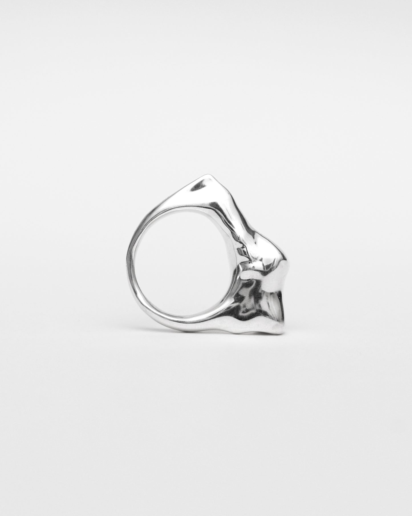 Grus Ring